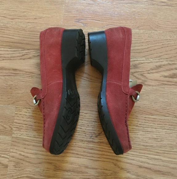 Red Leather Rockport Waterproof Shoes - Picture 2 of 4